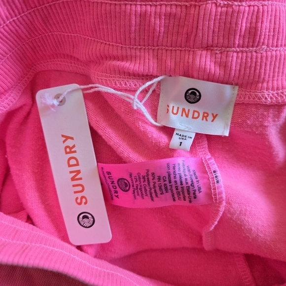 New Sundry Heart Print Pink Jogger Loungewear Sweatpants NWT Small - Picture 4 of 6